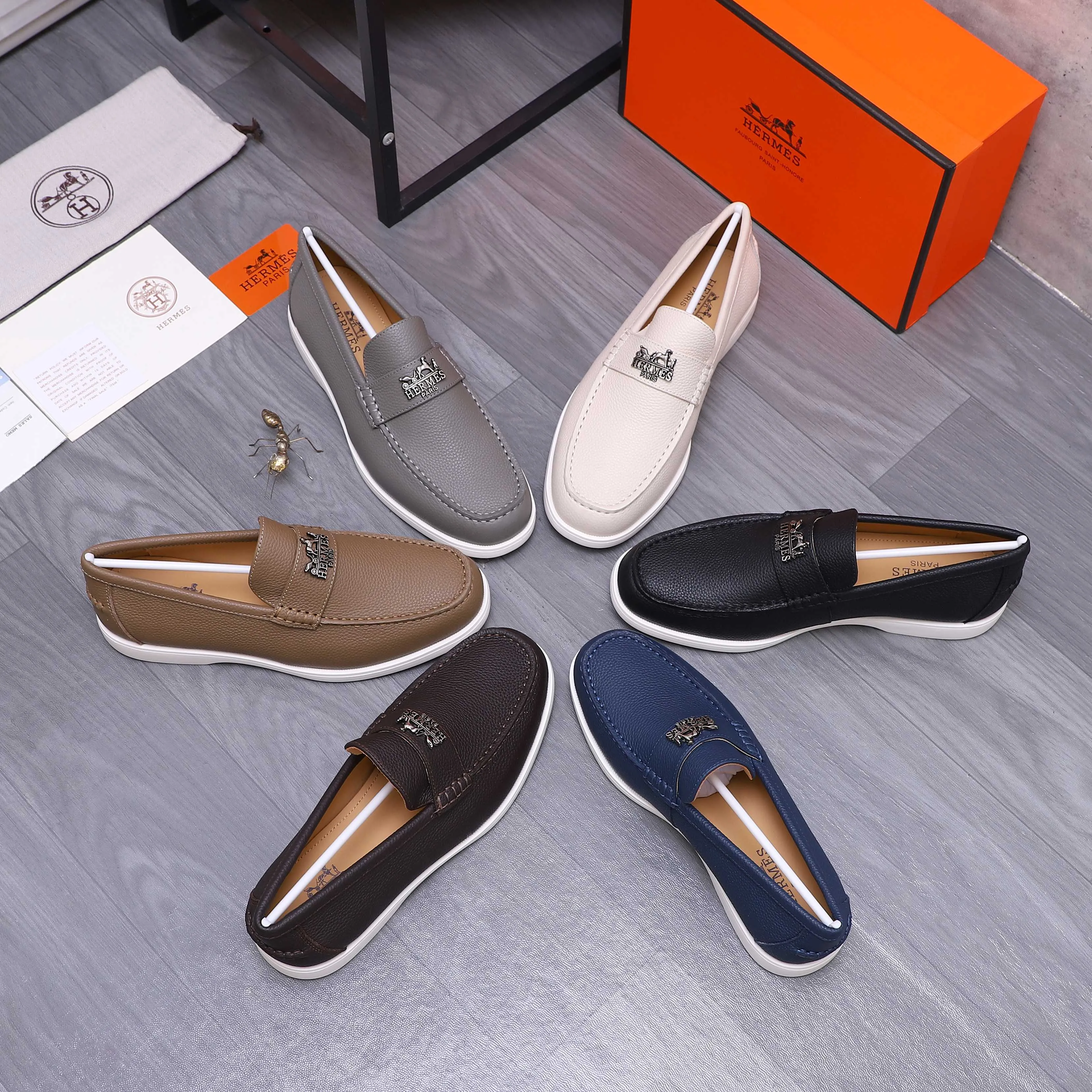 Men's shoes 💰p560 Product trademark: HERMES "Hermes" casual slip-on men's shoes. Regular size: 38-46 (45.46 is custom-made and non-returnable) Product materials: Selected pebbled cowhide upper, cowhide lining, original foam rubber ultra-light sole